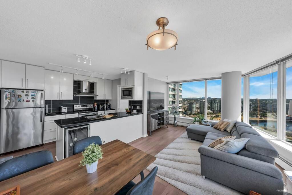 Spacious Dt 2-Bdr High-Rise With View, Pool, Gym Vancouver Exterior foto
