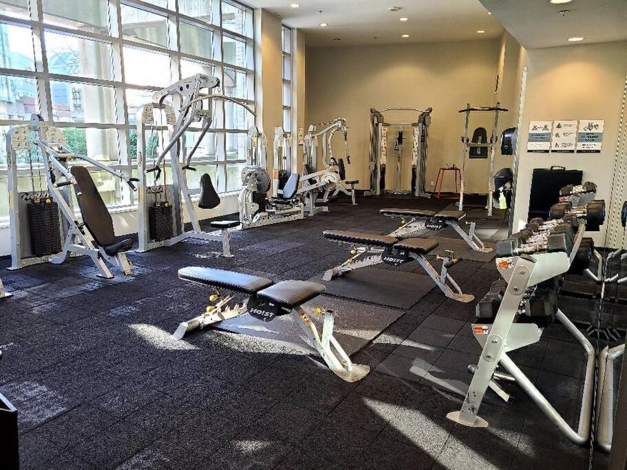 Spacious Dt 2-Bdr High-Rise With View, Pool, Gym Vancouver Exterior foto